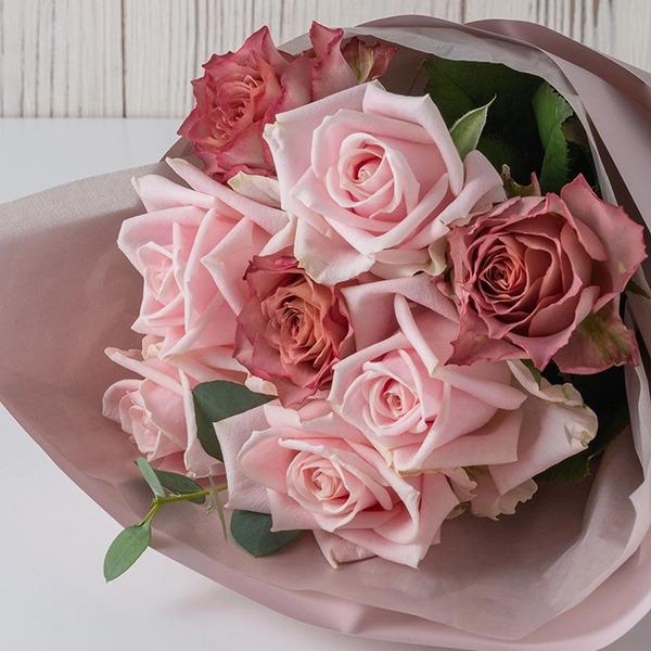 [Release date: May 18, 2025]ホシファームフリルブーケ ニュアンスピンク ８本＆銀座千疋屋 銀座チョコパウンド メッセージカード付 ラッピング済農園直送　摘みたてバラのブーケと銀座千疋屋　銀座チョコパウンドケーキの...