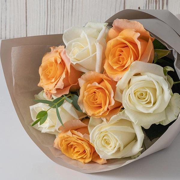 [Release date: May 18, 2025]ホシファームフリルブーケ ホワイトオレンジ８本＆銀座千疋屋チョコパウンドケーキ メッセージカード付 ラッピング済ホシファームのバラブーケと銀座千疋屋　銀座チョコパウンドケーキのコンビギ...