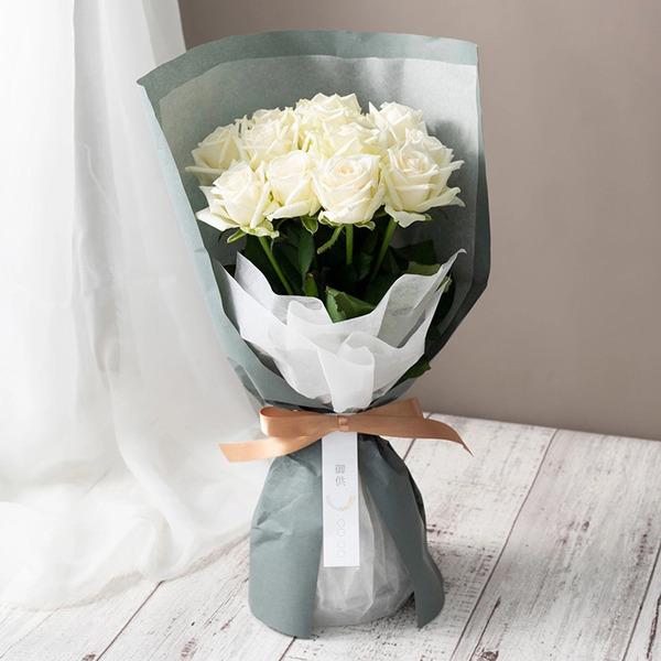 [Release date: May 18, 2025]ホシファーム 届いた姿でそのまま飾れるスタンディング薔薇ブーケ ピュア１２本ホシファーム農園直送　届いた姿でそのまま飾れるスタンディング薔薇ブーケ　ピュア１２本ホシファームの新鮮なバラ...