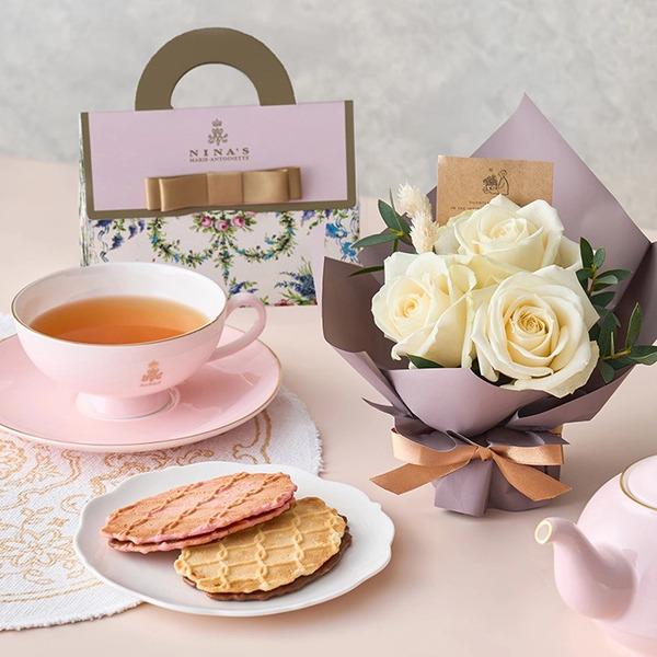 [Release date: May 18, 2025]ミニアレンジメントピュア＆ニナスオリジナルシークレットガーデンティータイム３個入 メッセージカード付 ラッピング済お誕生日お祝いやお礼など幅広いシーンでお使いいただけますお部屋を彩る新...