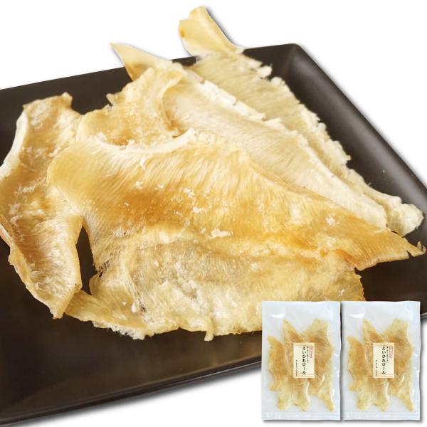 えいひれをロールで圧縮してやわらかく仕上げました。手でも簡単に割いてそのまま食べることが出来ます。味もやさしい甘めの味わいで、おつまみとしてピッタリ。ふわっと柔らかく素材の良さが伝わる逸品です。厚みもあり食べ応え十分。男性の手よりも大きいサ...