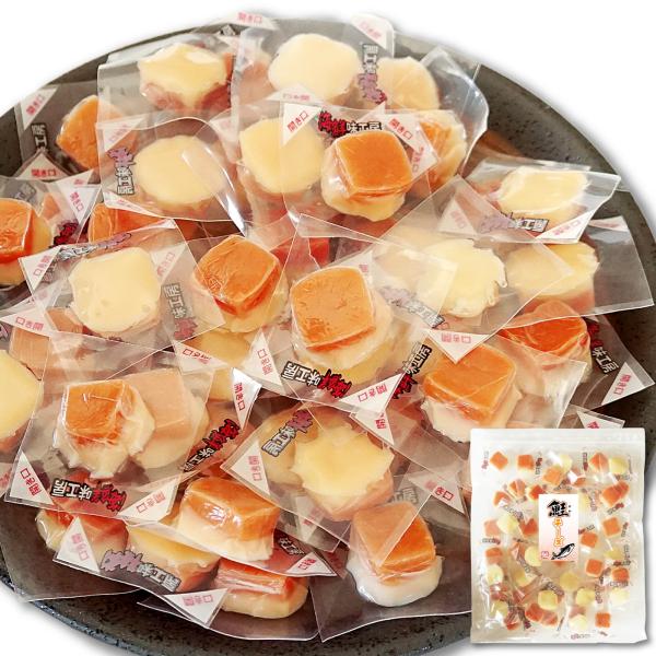 サケの風味が香る贅沢なかまぼこにチーズをトッピング。鮭とチーズの相性が良く、かまぼこの食感がアクセントとなり、食べ応えもあります。口いっぱいに美味しさが広がる人気の商品。サケとチーズは相性が抜群！間違いない！鮭かまぼこを四角くカットして使用...