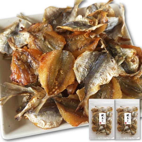 小あじ （豆あじ）をおつまみにしました。あじを１尾ずつ開き、丁寧に処理されています。皮面もパリっと焼かれていて、焼き目の香ばしさに風味も豊か。甘辛い味付けで、飽きがこない。骨も気にならずに食べやすい。そのまま、かぶりつけます。内容量140g...