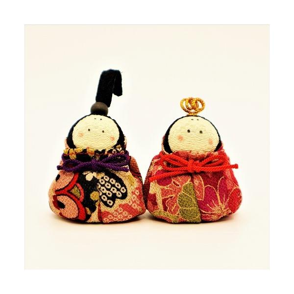 和雑貨のもつあたたかみ、伝統のある美しさを大切にひとつひとつ丁寧に手作りされたお雛様です。ちりめん細工のペアセットのお雛様人形。小さいながらも存在感があり、ふと目に入ったときにその愛らしさに自然と顔も緩んでしまいます。飾り棚や窓枠など、飾る...