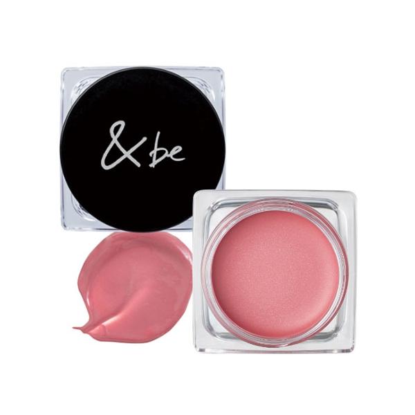 河北裕介氏プロデュースのアンドビー（＆be）のクリームチーク。■発色しすぎない上品な艶 こだわり抜いたのは透け感のある上品なツヤ。 肌にすっと溶け込み、まるで自ら発光しているかのような輝きを放ちます。少しずつにじむように色づくので失敗もしに...