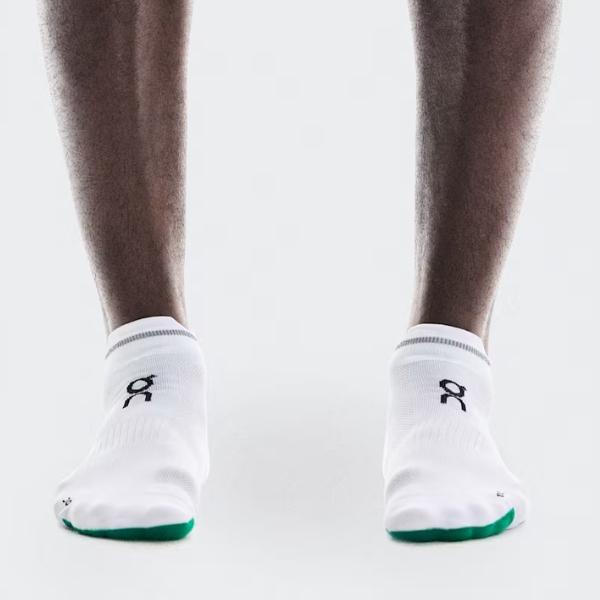 メール便発送可　ＯＮ（オン）　エリート　ＲＵＮローソックス　　2UF10440924　ランニングソックス　ホワイト