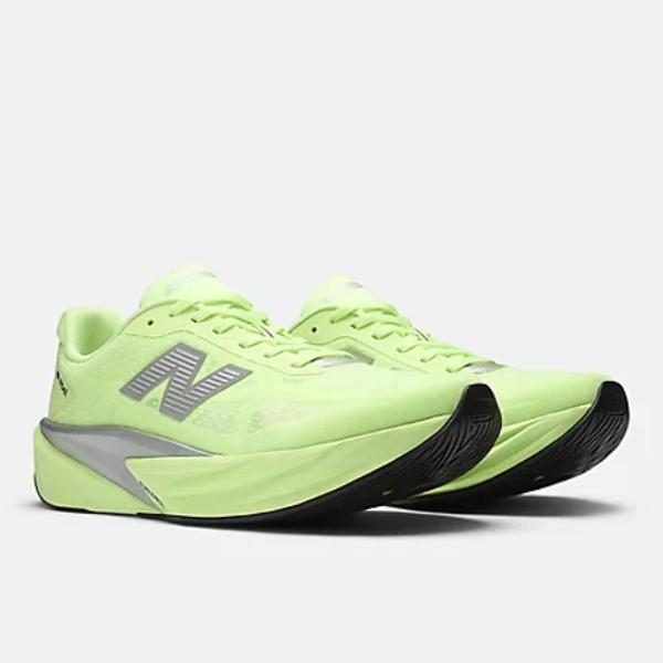 ニューバランス　FUELCELL REBEL V5　MFCXLZ5D　ランニングシューズ　LIME