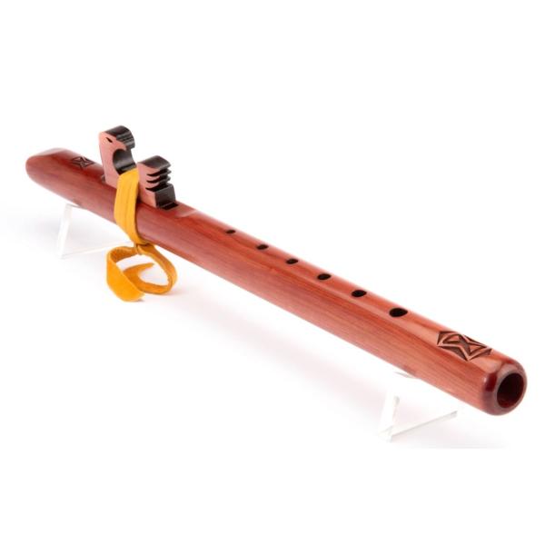 ハイピッチで暖かみのある音色が存在感を示し、特にアンサンブルの中ではインディアンフルートの新たなイメージを創ることでしょう。 Kestrel "high D" Aromatic Cedar特徴： 優しくふくよかな音色材質： CedarKey...