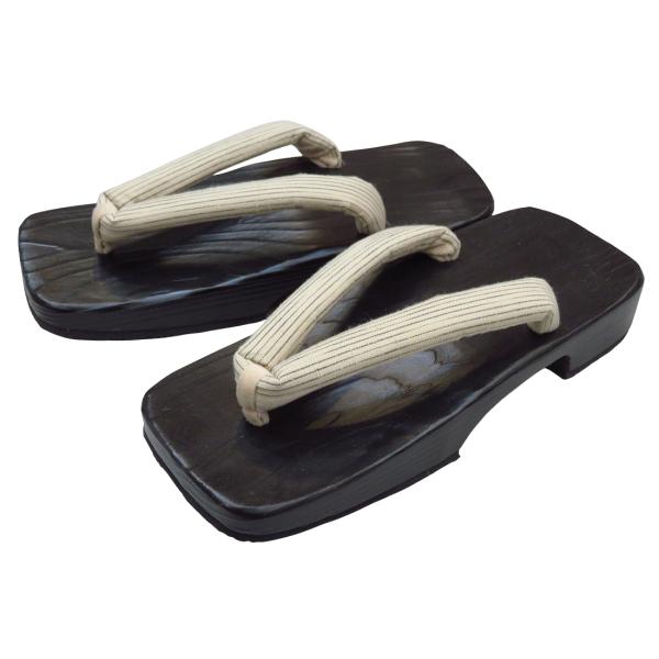 ・昔から受け継がれた伝統技法で作られた日田下駄です。・天然素材の為同じ木目はなく、杉の木目を楽しむことができます。・鼻緒はクッションのようにふっくらで、足を優しく包みます。・国産材(日田杉)を使用し、日本国内で生産されたものです。・裏面はゴ...