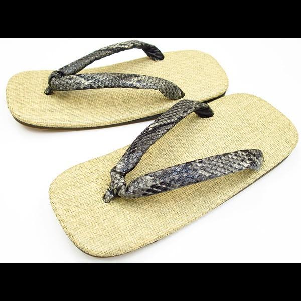 ◆足にやさしいライト底なのでとっても履きやすい雪駄です。◆ジーンズやチノパンとの相性も良く、ちょい悪！カジュアルなコーディネートにもグッドです！◆お祭りは勿論、着物着用時や、飲食店さんなどにも広く愛用されています！【雪駄の粋な履き方】「粋」...