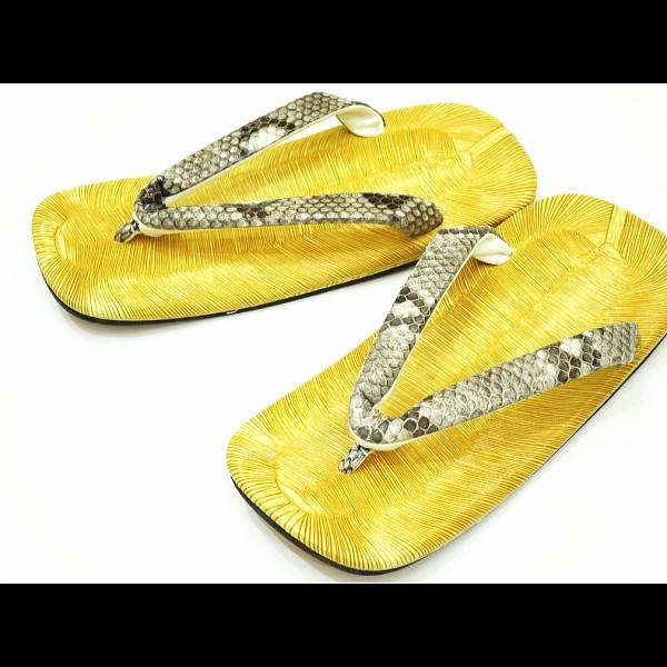 ◆雪駄の裏底に本牛革を使用した本格的雪駄です。高級本革底なので、歩いた時の音が違います！◆ジーンズやチノパンとの相性も良く、ちょい悪！カジュアルなコーディネートにもグッドです！◆お祭りは勿論、着物着用時や、飲食店さんなどにも広く愛用されてい...