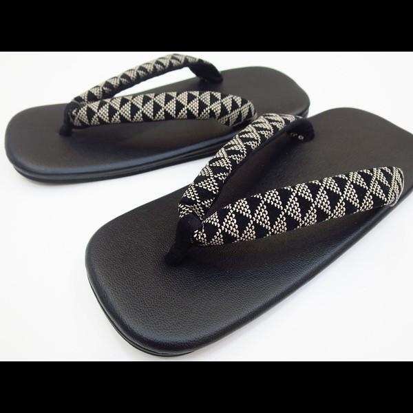 ◆足にやさしいライト底なのでとっても履きやすい雪駄です。◆ジーンズやチノパンとの相性も良く、ちょい悪！カジュアルなコーディネートにもグッドです！◆お祭りは勿論、着物着用時や、飲食店さんなどにも広く愛用されています！【雪駄の粋な履き方】「粋」...