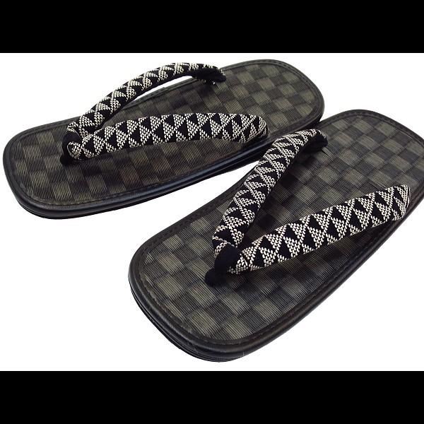 ◆足にやさしいライト底なのでとっても履きやすい雪駄です。◆ジーンズやチノパンとの相性も良く、ちょい悪！カジュアルなコーディネートにもグッドです！◆お祭りは勿論、着物着用時や、飲食店さんなどにも広く愛用されています！【雪駄の粋な履き方】「粋」...