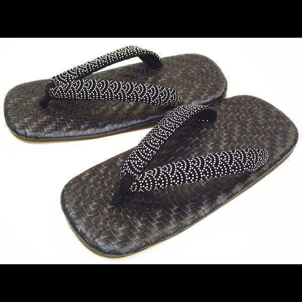 ◆足にやさしいライト底なのでとっても履きやすい雪駄です。◆ジーンズやチノパンとの相性も良く、ちょい悪！カジュアルなコーディネートにもグッドです！◆お祭りは勿論、着物着用時や、飲食店さんなどにも広く愛用されています！【雪駄の粋な履き方】「粋」...