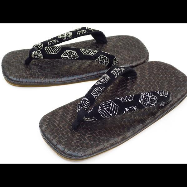 ◆足にやさしいライト底なのでとっても履きやすい雪駄です。◆ジーンズやチノパンとの相性も良く、ちょい悪！カジュアルなコーディネートにもグッドです！◆お祭りは勿論、着物着用時や、飲食店さんなどにも広く愛用されています！【雪駄の粋な履き方】「粋」...