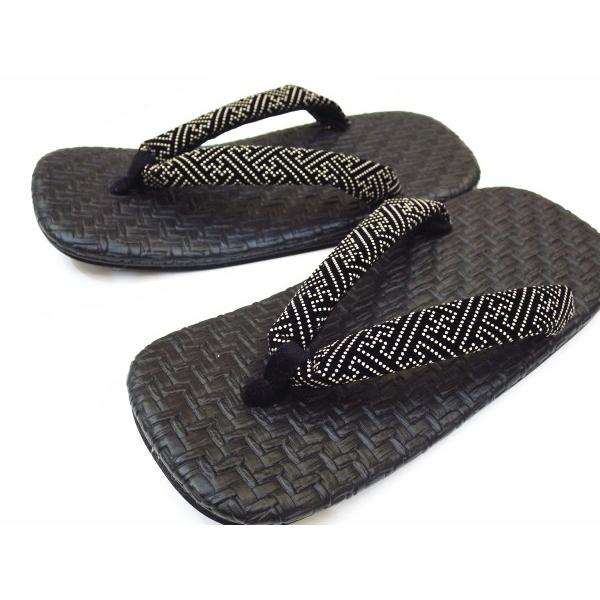 ◆足にやさしいライト底なのでとっても履きやすい雪駄です。◆ジーンズやチノパンとの相性も良く、ちょい悪！カジュアルなコーディネートにもグッドです！◆お祭りは勿論、着物着用時や、飲食店さんなどにも広く愛用されています！【雪駄の粋な履き方】「粋」...