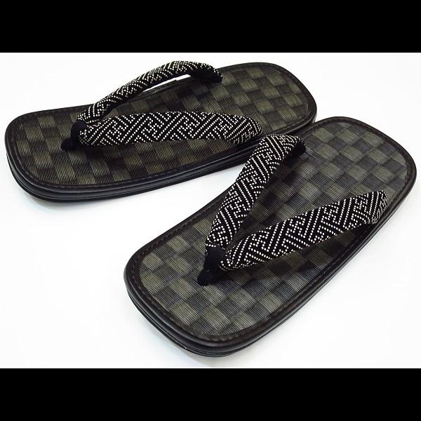 ◆足にやさしいライト底なのでとっても履きやすい雪駄です。◆ジーンズやチノパンとの相性も良く、ちょい悪！カジュアルなコーディネートにもグッドです！◆お祭りは勿論、着物着用時や、飲食店さんなどにも広く愛用されています！【雪駄の粋な履き方】「粋」...