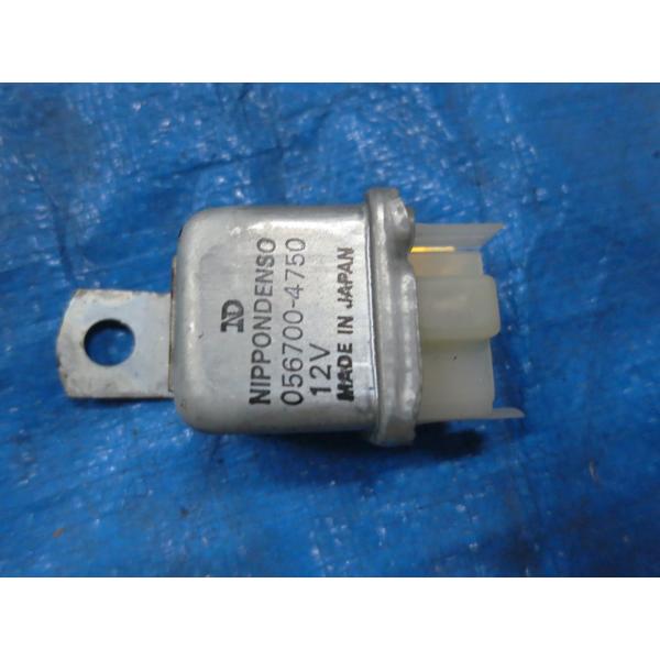 ランクル80系(FZJ80G)ヒューズ　リレー　アッセンブリー　中古 L5 ランクル 80 FZJ80G FJ80G HZJ81V HDJ81V リレー 056700-4750