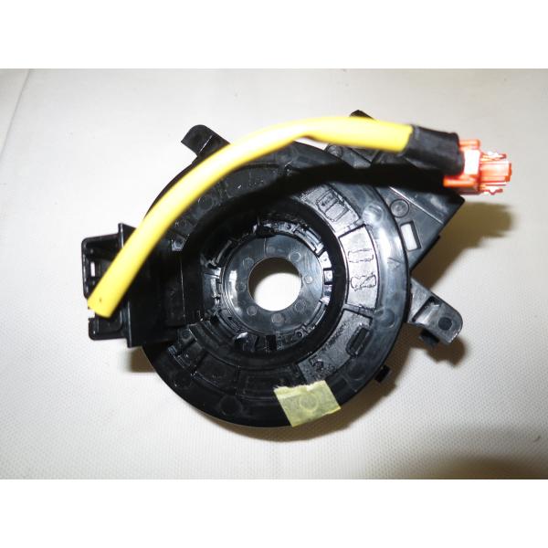 プリウス ZVW30 スパイラルケーブル 舵角センサー 1-1-2-8 ピン