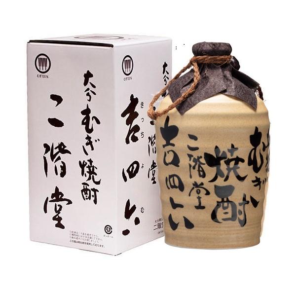 むぎ焼酎二階堂をじっくりと寝かせて熟成させた焼酎。その香りは華やかさと芳醇さを持ち合わせています。吉四六「壺」は陶器に詰め、コルクで栓をすることで、壺の中でも熟成が進みます。　焼酎  /  25° /  1800ml