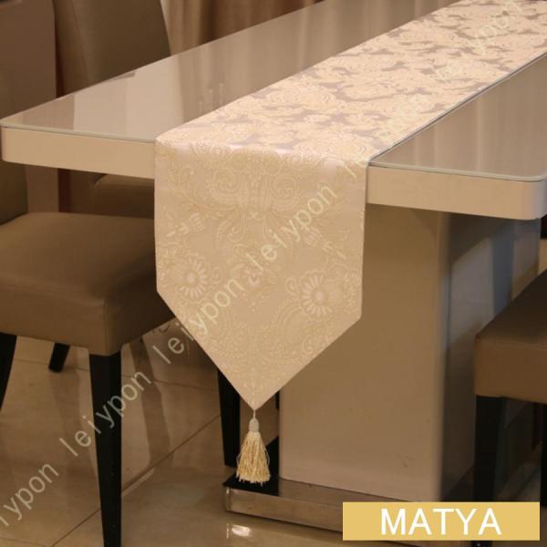 ★テーブルクロス ホテル レストランをインテリアの一つとして、シンプルで明るいお部屋を彩ります。こたつの天板・卓上にも最適！簡単に洗浄。★どんな空間にも馴染む柄、テーブルを華やかに演出してくれるテーブルカバー。家テーブル用だけではなく、パー...