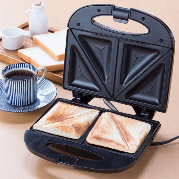 お好みの具材を挟んで焼くだけ！簡単ホットサンドメーカー。アレンジ自在、簡単レシピも付属。プレートはフッ素加工でお手入れラクラク♪●カラー/ブラック●サイズ/約幅22×奥行21×高さ8cm●重さ/約0.9kg●素材/PP、アルミ（表面フッ素樹...