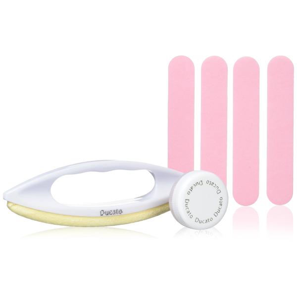 デュカート ツメミガキセット ・エナメルを塗らなくても、3STEPで自爪に自然なツヤを出します。・バッファは握りやすさを追求して設計されたハンドルなので手元が安定します。・原材料 : バッファ/動物皮革、ポリエチレン、PS、ネイルペーパー/...