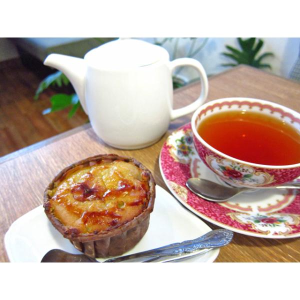 さつまいもをたっぷり入れたスイートポテトです。ミネラルが豊富に含まれる蜂蜜、きび砂糖、佐渡の海洋深層水の塩を使って、余分なものは入れずに作りました。食べごたえがあり、さつまいもと蜂蜜の自然な甘さをお楽しみいただけます。お召し上がりになる際は...