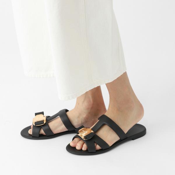 FERRAGAMO（フェラガモ） サンダル NEW VARA PLATE STRAPPY SLIDE