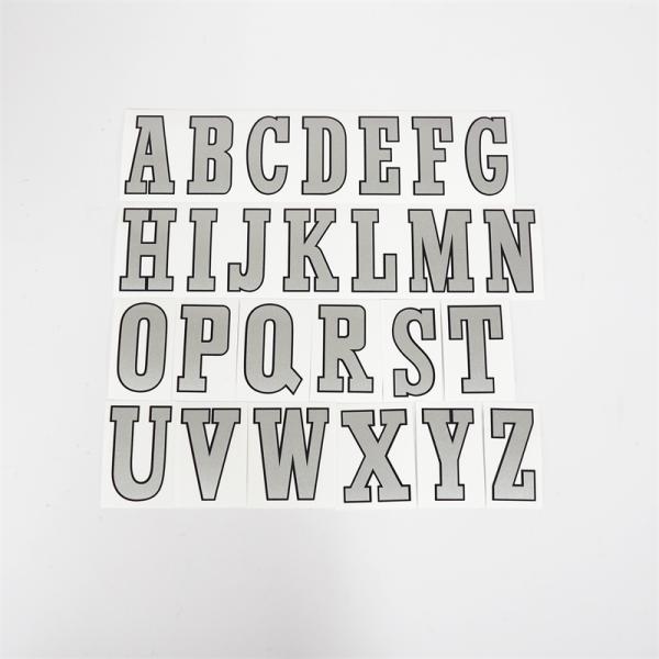 ※購入後「メッセージ」または「注文に関する問い合わせ」からご希望の文字や枚数をご連絡ください※※ 記載のアルファベット(大文字)以外の文字は対応できません。ランブレッタなんかによく似合うデカールです。シルバーに黒枠です。お好きなアルファベッ...