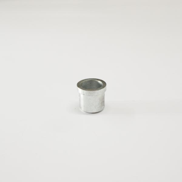 リアブレーキケーブルエンドの金具です。擦り減ってガタが大きくなってしまっていたりする場合は交換が必要となります。古い車両が多いので、こんな部分も消耗してしまっている場合が多々あります。レストア時にもですが、チェックしてガタが大きいのであれば...