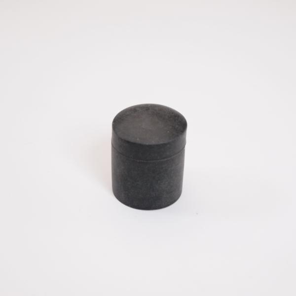 ランブレッタ1/2型用のスタンドストップラバーです。CASA　Lambretta製です。スタンドのフレームにあたる部分（ストッパー）の円柱にはめるゴムです。これもいいものがなかなかなかったのでちゃんとしたものを仕入れてみました。細かい部分で...