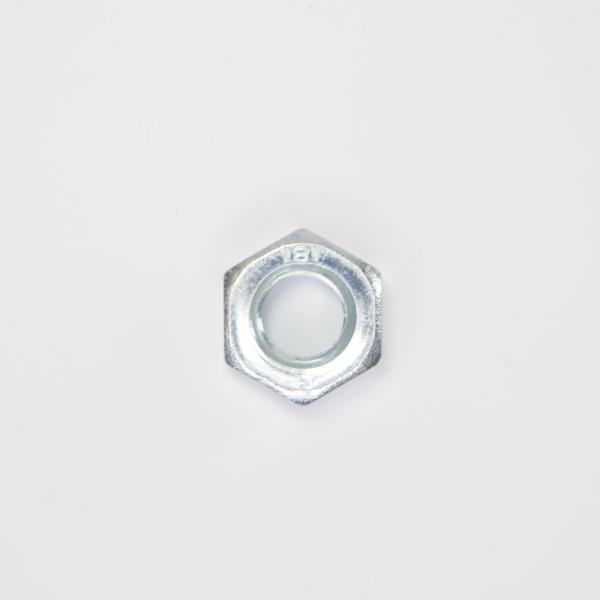 ベスパ GTS、PK、PX等に使えるサイズのフロントショックトップナットです。サイズはM10xP1.25、厚みは6mm、スパナサイズは17mmです。ピアジオ純正品で、品番は 021210 です。PXのオイルタンクアウトレットも同じサイズの物...