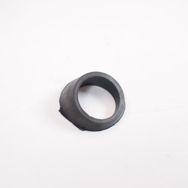 ベスパ P/PX、PK系のハンドルロック、イグニッションスイッチ部分についているゴムカバーです。ピアジオ純正品番 178563 です。LML等ゴムの質が悪く、劣化で紛失してしまっている車両もある部分です。カバーが無いと見た目にも、フレームに...