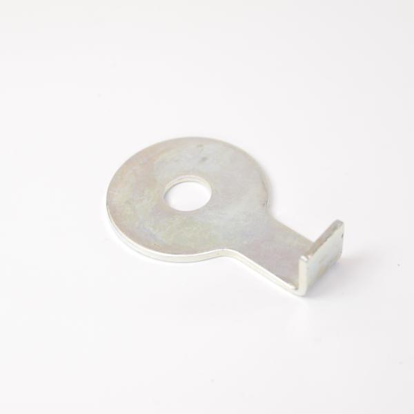 ベスパ PX系分離給油モデルのパーツです。オイルタンクアウトレット部分のワッシャーです。爪が出ているホースガイド付きのワッシャーです、形状が特殊なので、ガイドがほしい場合は代用できるパーツはなかなか見つからないです。※ガイドの爪は上向き、L...