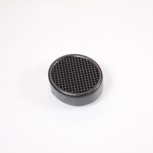 VM1-2T、VBB1-2、VL1-3等に使用できるサイズのブレーキペダルラバーです。メッシュパターンで丸いタイプのパッドです。サイズは約42×46×19mmくらいです。 足で踏む部分ですし、擦り減ってしまう消耗品ですので予備にもおススメです。