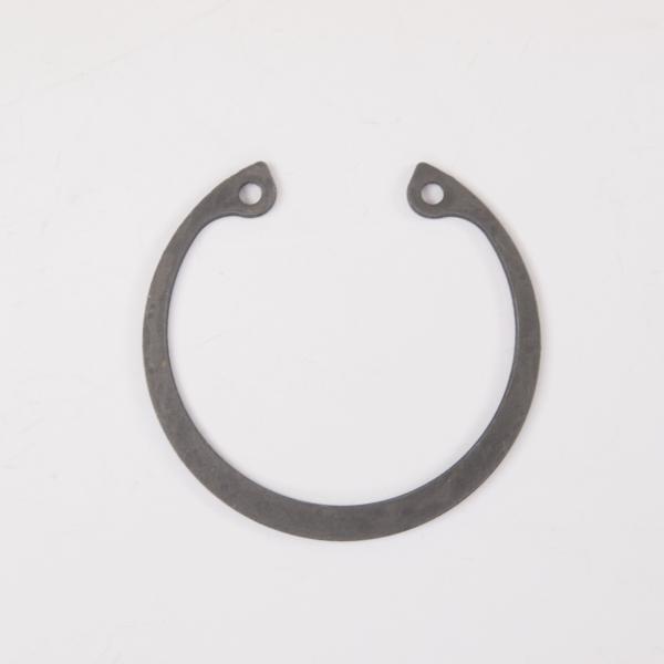 ベスパPX200、Rally等のレイシャフトベアリング部に使用されているサイズのサークリップです。内掛けのリングです。フリーの状態で外径45.5mm程、厚みは1.75mm程です。ピアジオ純正品番 S.6642 、6642、006642 です...