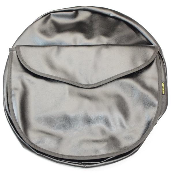 VESTI MOTO製のスペアホイールカバーです。サイズは3.50-10用ですので、ランブレッタやベスパラージボディの10インチに使用可能です。 8インチ車やスモール系はサイズ違いになりますので使えません。ポケットのマチは5センチ程あります...