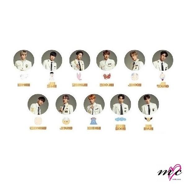 WANNA ONE 公式グッズ [ONE: THE WORLD] バッジ＋ピンボタンSET