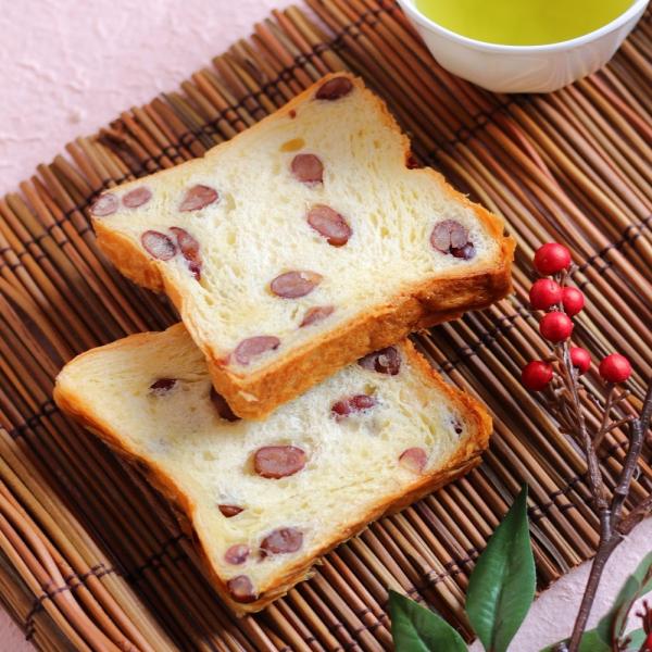 名称　食パン商品名スイーツデニッシュ　ミルク金時　1斤　原材料名小麦粉（国内製造）、ファットスプレッド、フラワーシート(牛乳)、鹿の子大納言、砂糖、油脂加工食品、マーガリン(食用植物油脂・乳脂肪・バター）、卵、イースト、食塩/乳化剤、加工で...