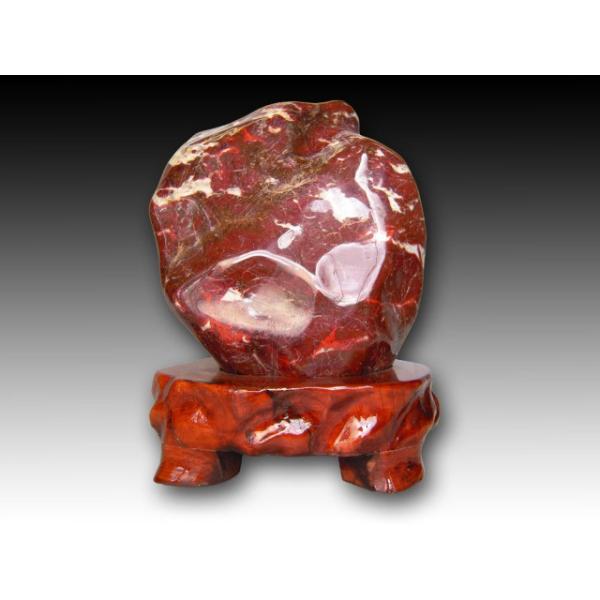 紅加茂石の水石【サイズ】高さ約47.5cm×幅約35.4cm×奥行約33.4cm　※台含む商品番号：n-kaw1701-012【送料について】 送料は無料にてお届け致します！（北海道、沖縄、離島地域へのお届けには別途実費をご負担いただきます。）