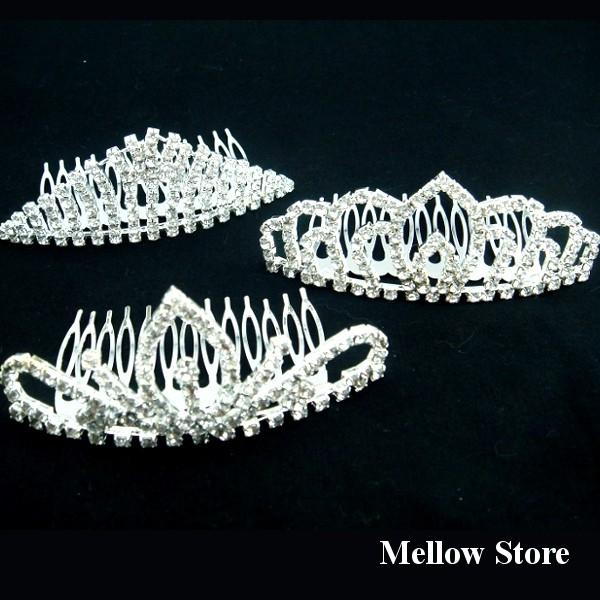 ▽サイズ：　Ａティアラモチーフ部分：高さ約4cm×幅約10cm　Ａコーム部分：幅約7cm×長さ約4cm　Ｂティアラモチーフ部分：高さ約4.4cm×幅約9.3cm　Ｂコーム部分：幅約7cm×長さ約4cm　Ｃティアラモチーフ部分：高さ約4cm×...