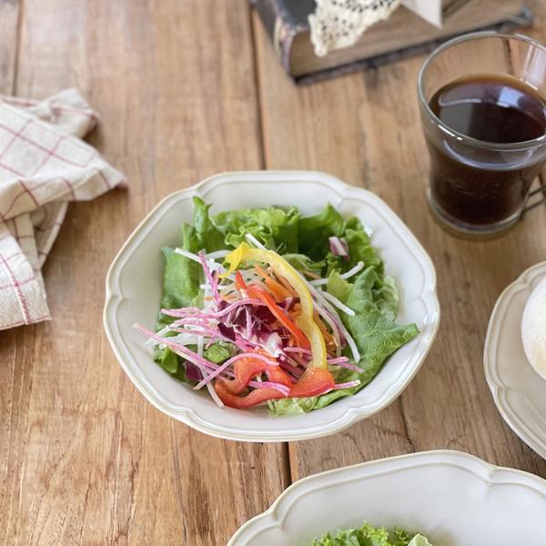 【商品名】アンジュ5.0浅鉢【サイズ】16.7cm×16.5m×高さ4.6cm（※全て外寸です）【重さ】276g（※サイズと重さは商品ごとに誤差がございます）【材質】磁器【質感】ツルツル※日本製（美濃焼）  ※電子レンジ、食器洗浄機：可●こ...