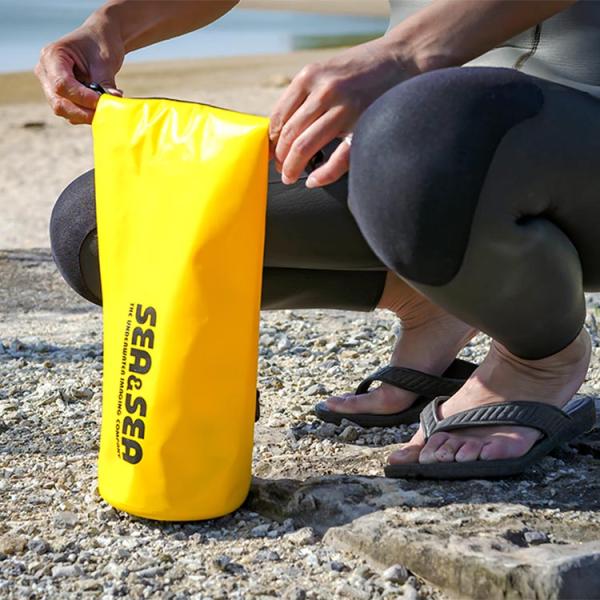 [ SEA&SEA ] ウォータープルーフバッグ YELLOW SUB DRY POUCH 6L 12512