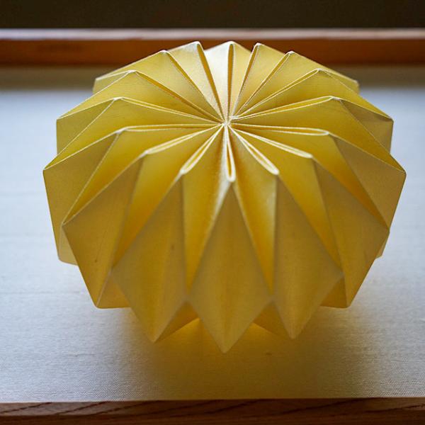 ocoon lamp 玉織姫｜ランプシェード SILK Flower-菊の明かり 菜の花色 手作り しけ絹紙 間接照明 折紙フラワー プリーツ 和モダン 国産 micocoro product