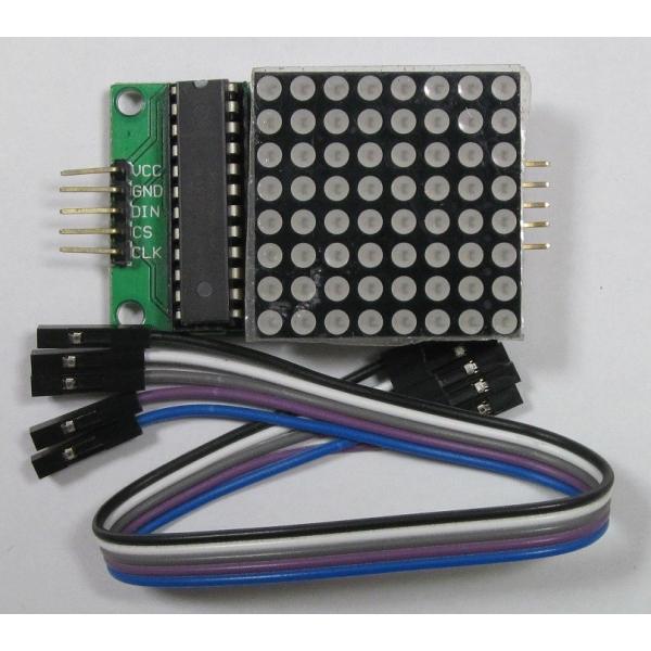 MAX7219を使用した8X8ドットマトリックスモジュールです。オプションの「ジャンパワイヤ-オス・メス20cmX10本」を利用すると、ArduinoボードやESP8266ボードに簡単に接続できます。