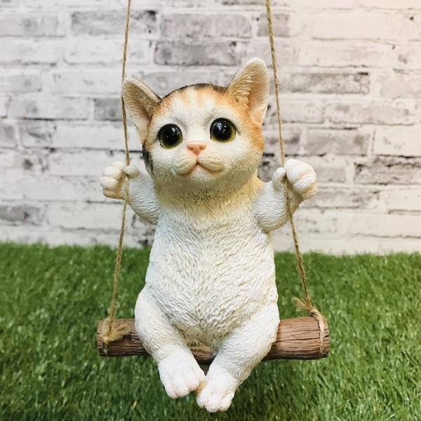 ベニーズキャット ブランコ ミケ 猫 置物 可愛い リアル アニマルオブジェ インテリア 玄関先 雑貨 庭 市販 子猫 ガーデンオーナメント 仔猫 動物 かわいいネコ