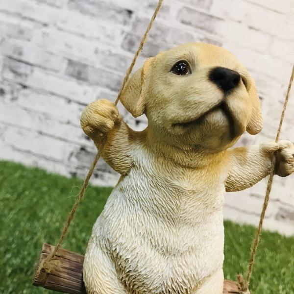 ブランコラブラドールレトリバー 犬 イヌ 置物 可愛い キャンペーンもお見逃しなく リアル アニマルオブジェ インテリア 仔猫 庭 雑貨 動物 かわいいネコ 玄関先 ガーデンオーナメント 子猫