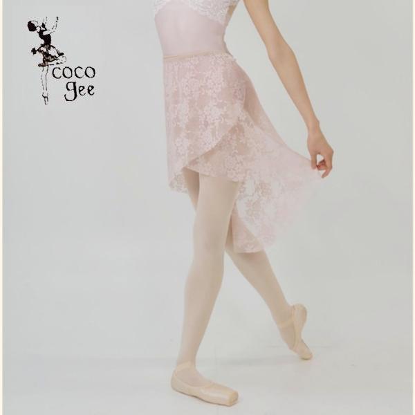 日本未入荷！韓国ブランド cocojee/ ココジ美しいデザインでエレガントなスカートが多く大人気！インスタでも人気のブランドです♪花柄総レースの上品巻きスカート。ウエストのリボンにも伸縮性があるので踊っていてもずれてきにくい☆丈は後ろのほ...