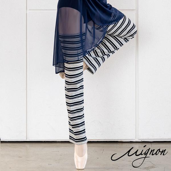 Mignon ミニヨン★ハイクラスコレクション★太めのボーダーが特徴的なロングレッグウォーマー♪太ももから足首にかけてフレアに広がっていますので足が長く見えます。太ももにはゴムが入ってるので踊っていても落ちてくる心配はありません。足首までし...
